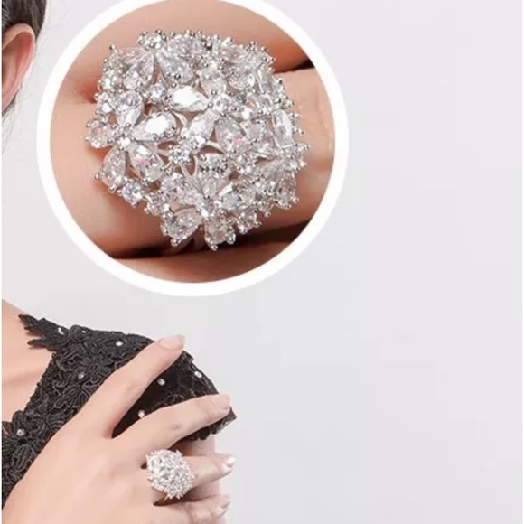 Circular Flower Ring - Picture 4 of 4